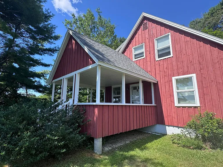 36 Webb Field Rd — Photo 3