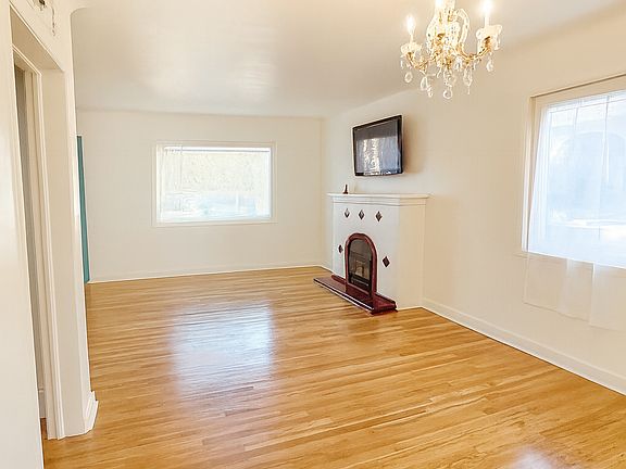 4th image of 211 N Campbell St