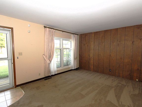3rd image of 1121 Kensington Dr