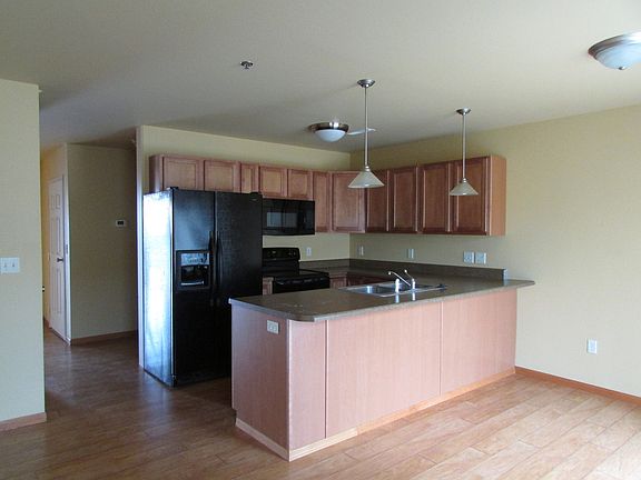4th image of 4045 Derby Ln APT 1