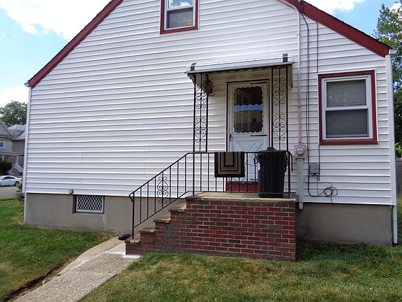 3rd image of 513 E 2nd Ave