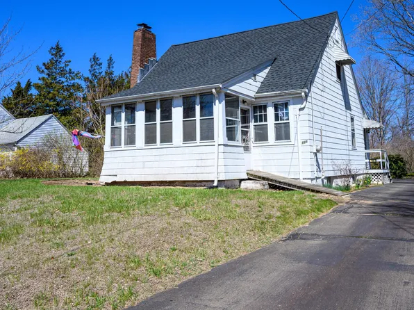 186 Sackett Point Road, North Haven, CT 06473