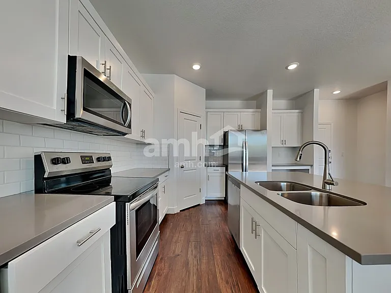 4239 W Saint Charles Ave — Photo 3