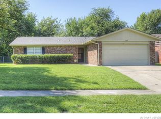 1709 W Gary St S, Broken Arrow, OK 74012