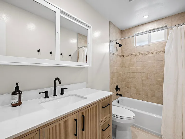 111 Avenida San Fernando — Photo 14