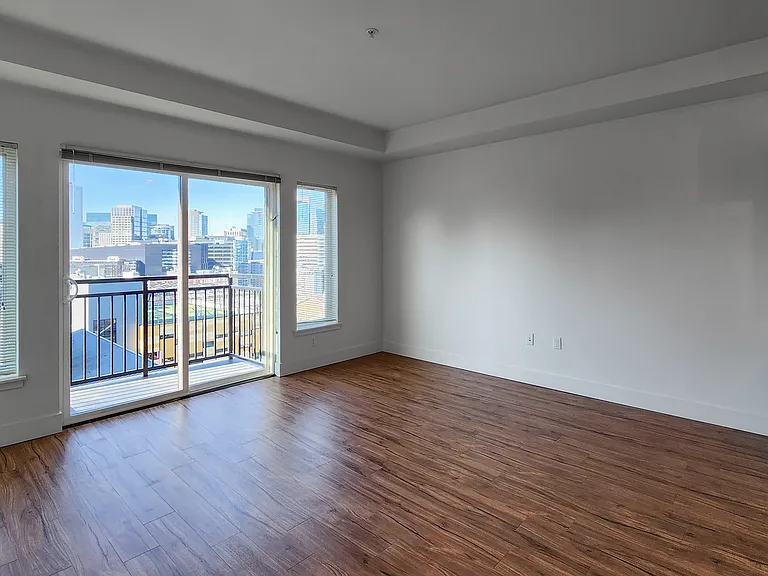 Dunn Motors Apartments — Photo 45