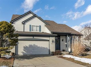 7851 Thornhill Dr, Ypsilanti, MI 48197
