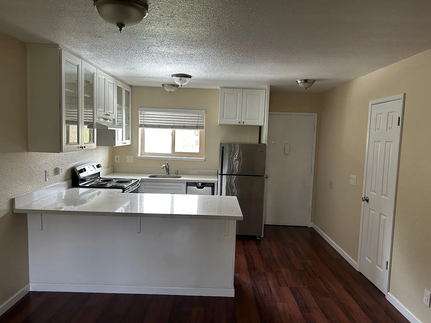 101 Glen Eyrie Avenue — Photo 4