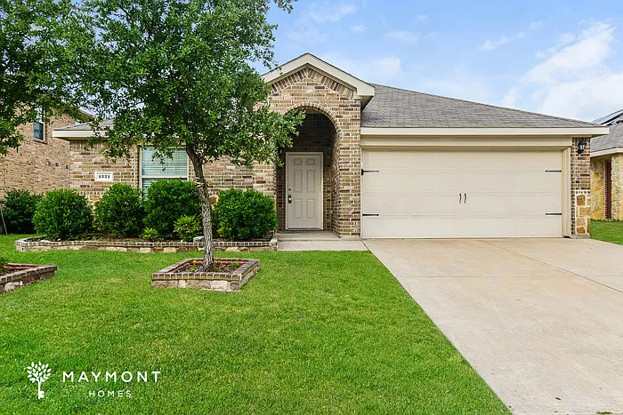 1321 Basswood Ln — Photo 1