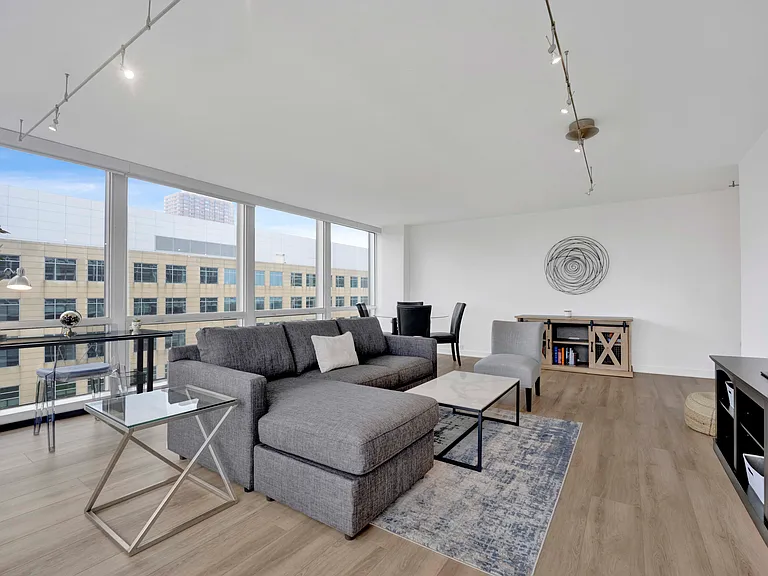 340 W Diversey Pkwy #1216 — Photo 4