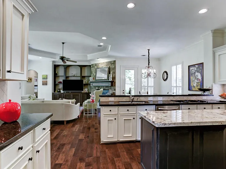 13323 Brentonwood Ln — Photo 9