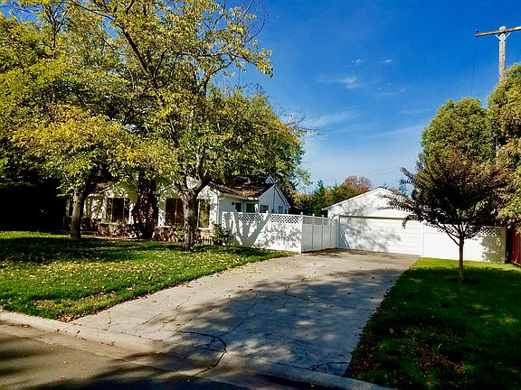2nd image of 1441 Las Salinas Way