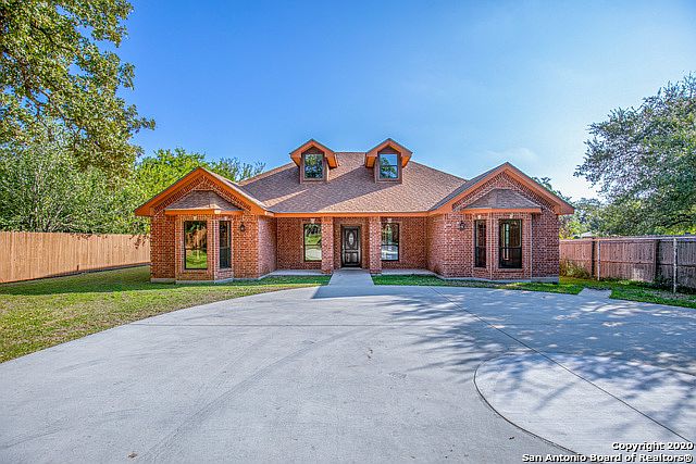 1st image of 1550 Tracy Dr