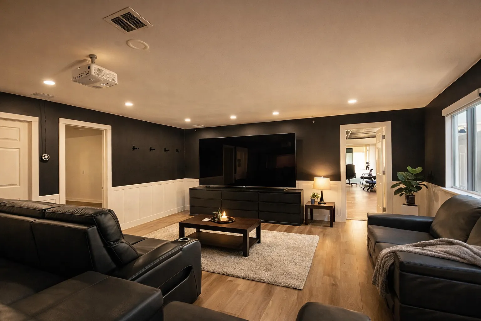 5 bed, 2900 sqft, $5,900 — Photo 1