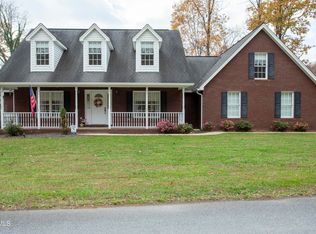 505 Deerwood Dr, Mt Carmel, TN 37645