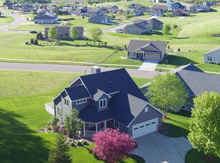 401 Red Hawk Ct, Black Earth, WI 53515