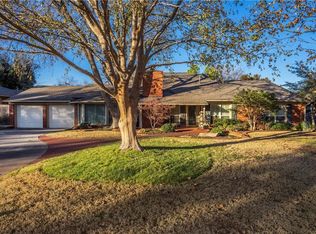1807 Drakestone Ave, Nichols Hills, OK 73120