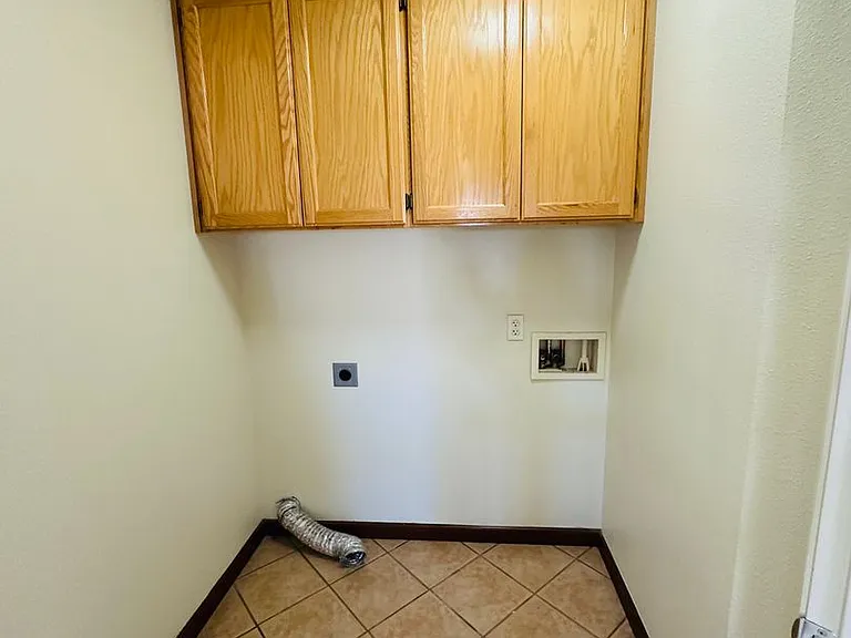 1009 Craftsman Dr — Photo 5
