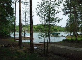 1031 Cherokee Blf, Greensboro, GA