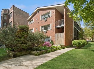 540 Hinman Ave APT 8, Evanston, IL 60202