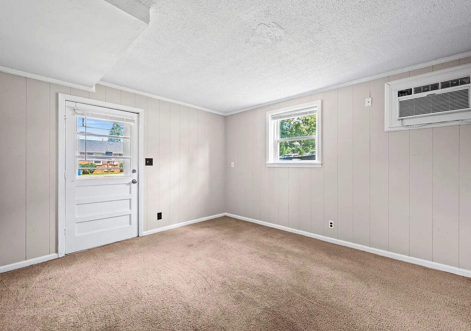 1908 Batts Lane — Photo 4
