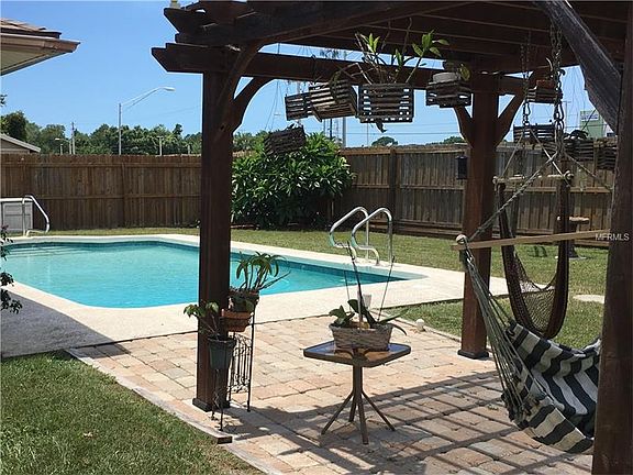 5th image of 3453 Plantation Dr