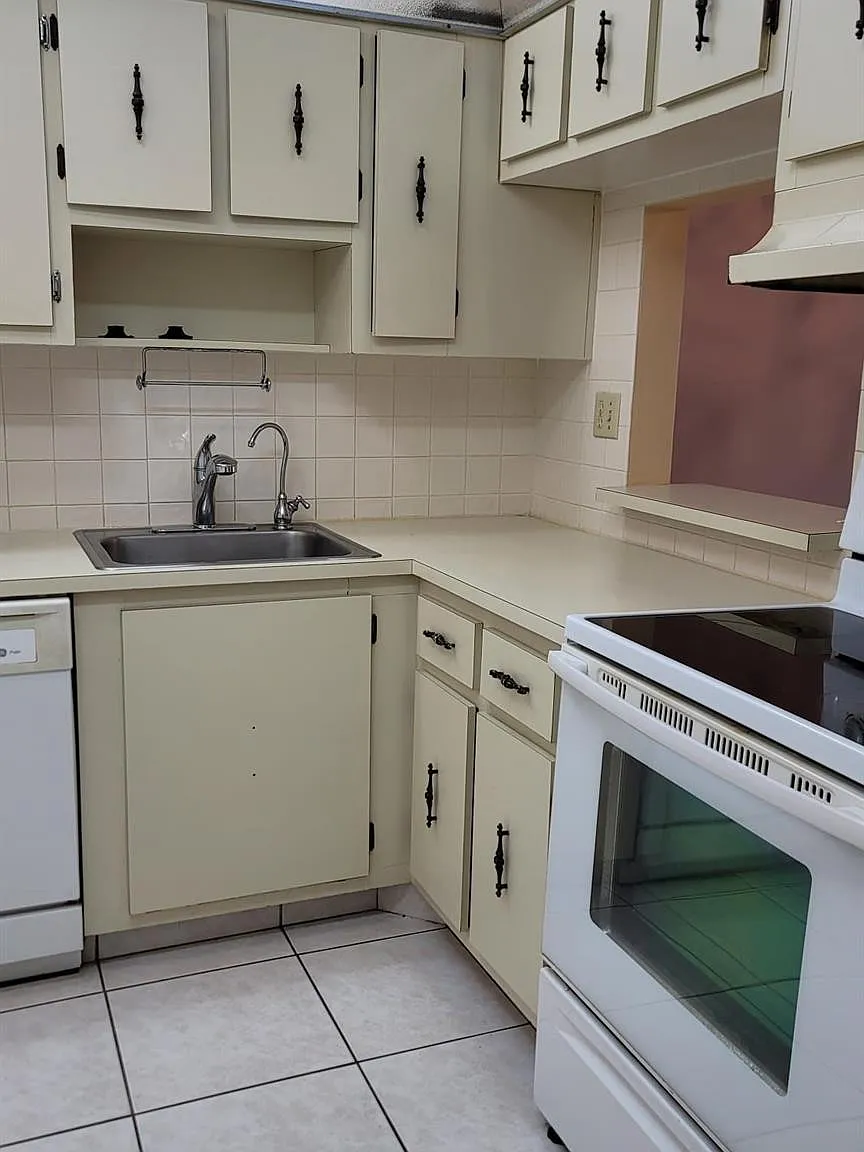 1 bed, 1.5 bath, 695 sqft, $1,475 — Photo 1