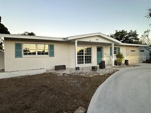 4641 Shore Acres Blvd NE, Saint Petersburg, FL 33703