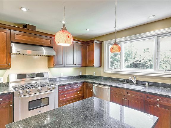 5th image of 51 Fortuna Ave