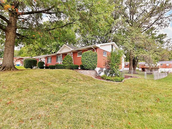 2nd image of 9801 Barlow Ln
