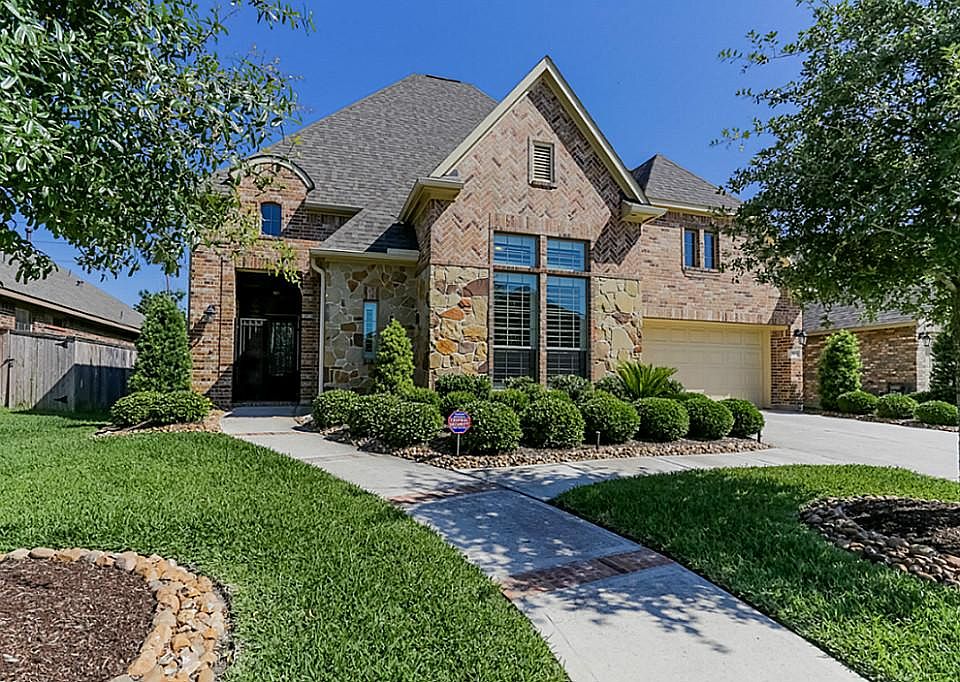 Wonderful Single Story Home in Gated, Lakes of Cypress Forest