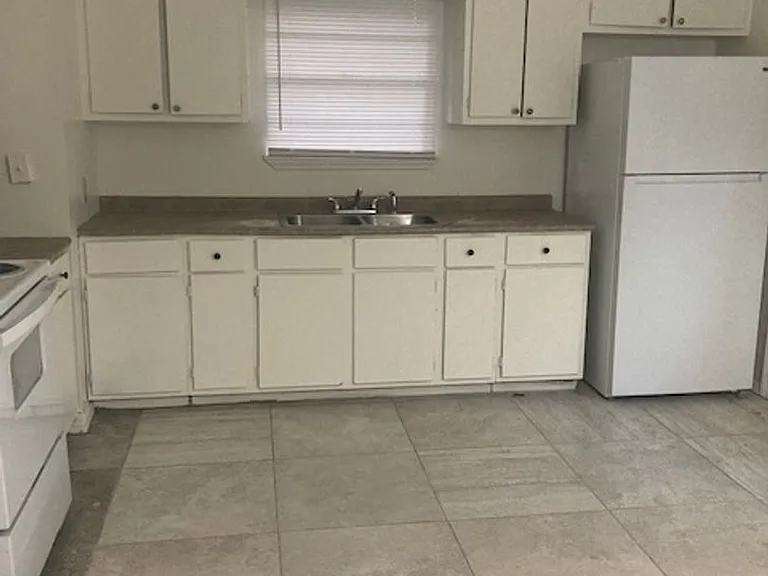 3002 Pineland Dr — Photo 3