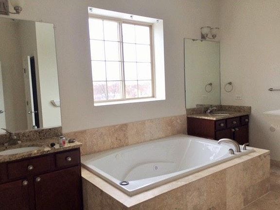 4th image of 5420 N Kedzie Ave APT 4D