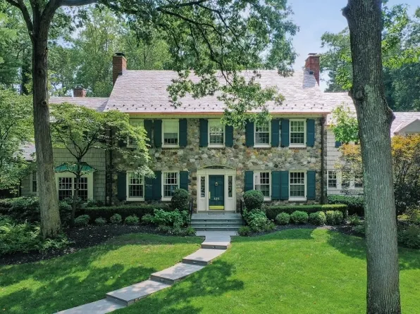 825 Lawrence Ave, Westfield Town, NJ 07090
