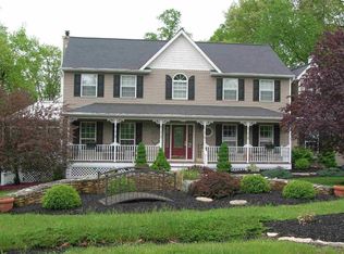 63 Colonial Dr, Poughkeepsie, NY 12603