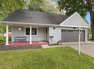 972 Gettysburg Dr, Adrian, MI 49221