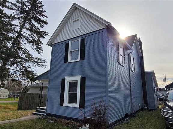 2nd image of 1721 Prospect St