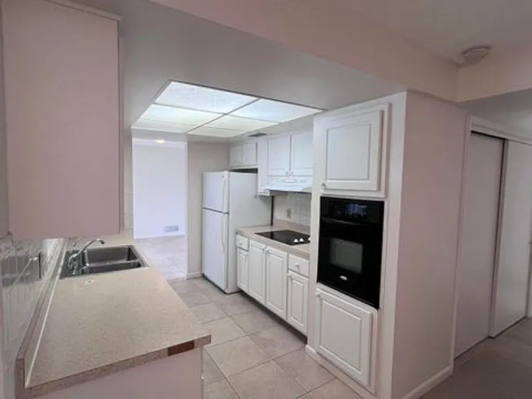 350 Orion Ct — Photo 6