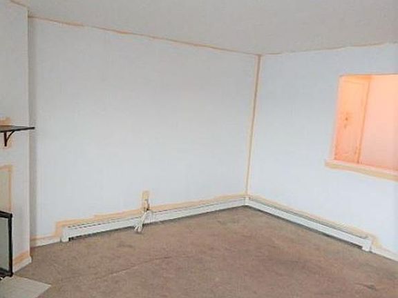 4th image of 20 Lexington Hl Unit 10