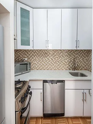 Rented by Real Homes Real Estate LLC | media 14