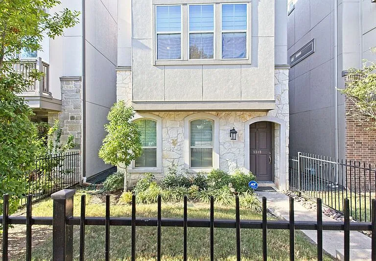 5319 Holland Ave — Photo 2