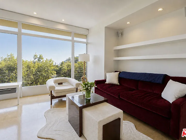 8292 Hollywood Blvd — Photo 9