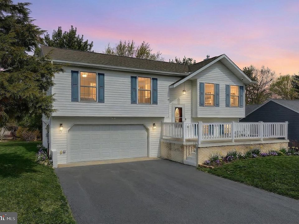 1st image of 15 Sedgwick Dr
