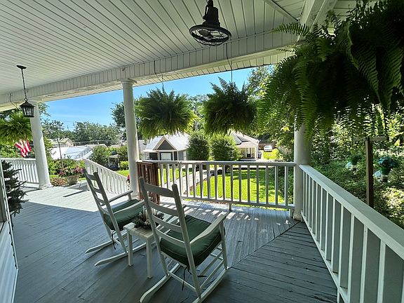 3rd image of 105 Pate St