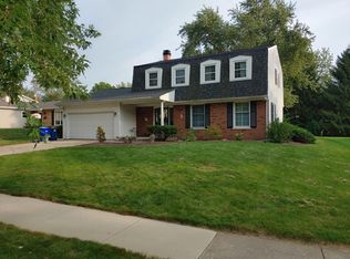 1246 Salford Ct, Wheaton, IL 60189