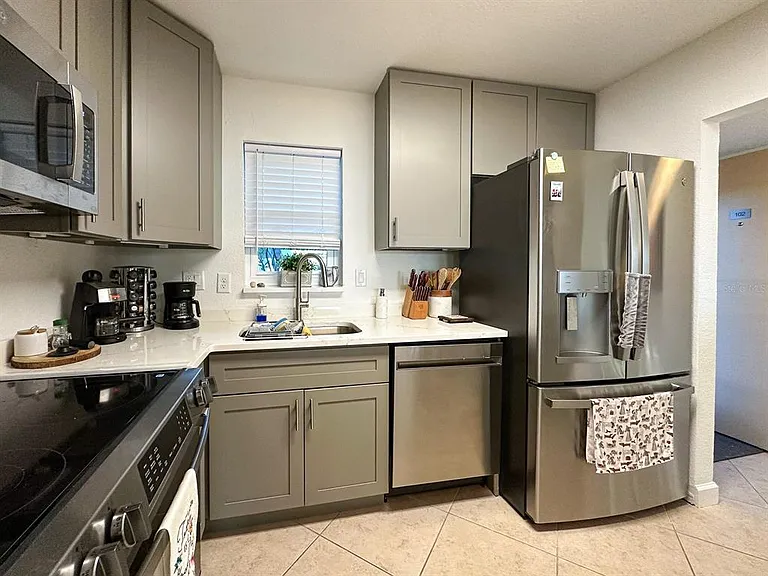 7920 Sun Island Dr S #102 — Photo 9