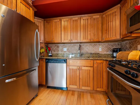 600 Clarence Avenue image 13 of 37