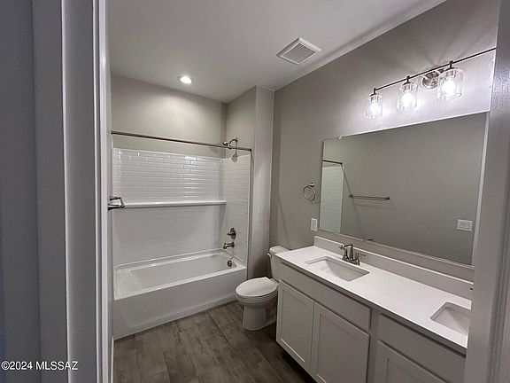 3rd image of 10641 W Herscher St