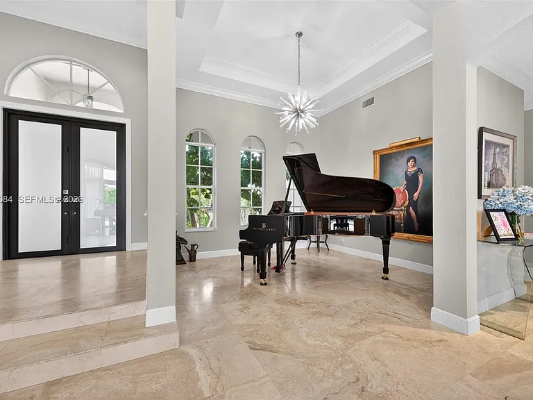 2538 Montclaire Ct — Photo 4