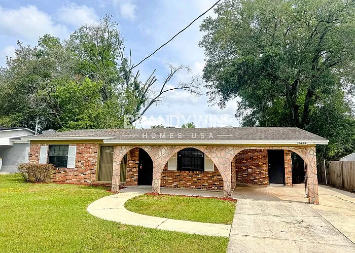 3 bed, 2.0 bath, 1762 sqft, $1,943 — Photo 2